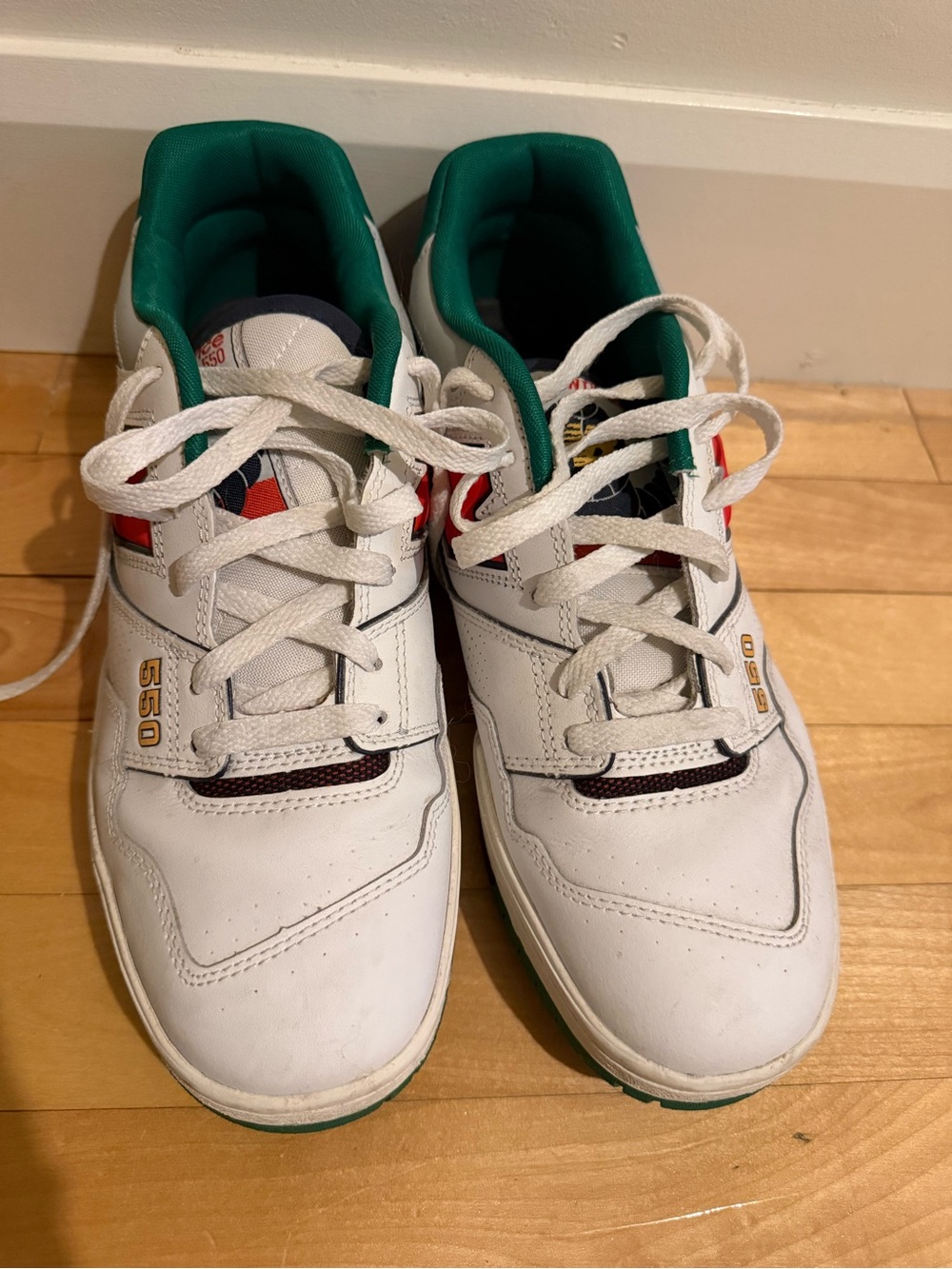 New Balance 550 White Red Green Sneakers - Picture 2 of 4